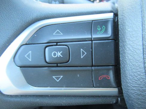 Used 2024 Jeep Compass Latitude image 21