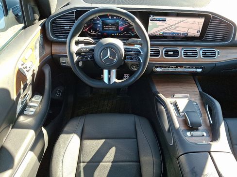 Certified 2025 Mercedes-Benz GLS 450 4MATIC image 11
