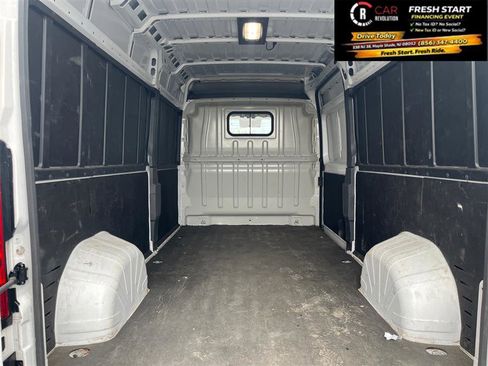 Used 2025 RAM ProMaster 2500 w/ Convenience Group image 7