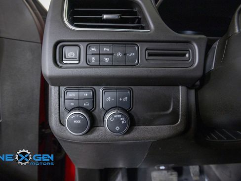 Used 2022 Chevrolet Tahoe RST w/ Luxury Package AWD/4WD image 13