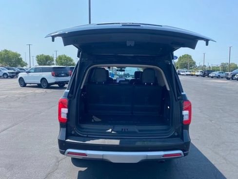 Used 2024 Ford Expedition XLT AWD/4WD image 6