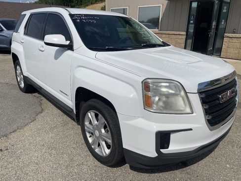 Used 2017 GMC Terrain SLE FWD image 2
