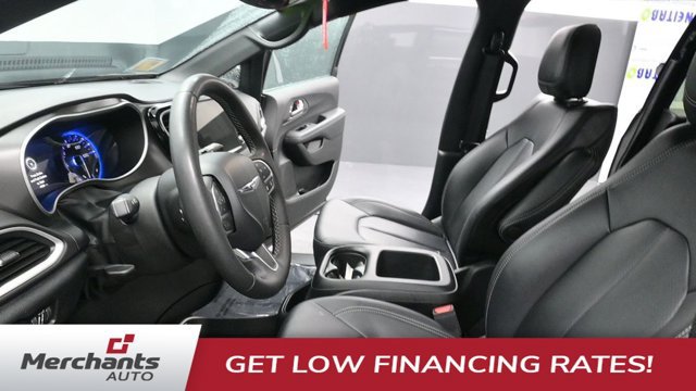 Used 2025 Chrysler Pacifica Select FWD image 28