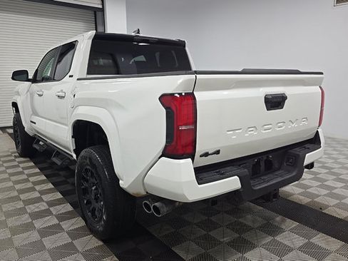 Used 2025 Toyota Tacoma SR5 AWD/4WD image 7