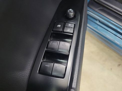 Used 2025 Toyota Camry SE w/ Convenience Package image 21