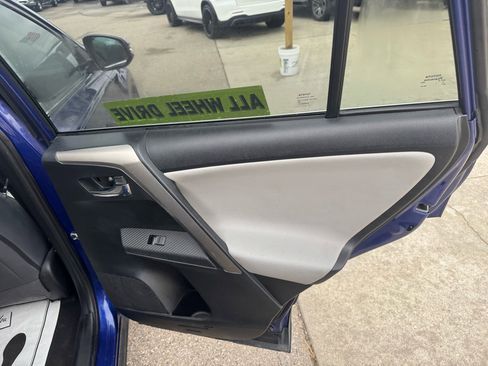Used 2015 Toyota RAV4 Limited image 16
