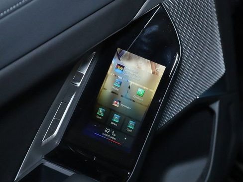 Certified 2025 BMW i7 xDrive60 image 14