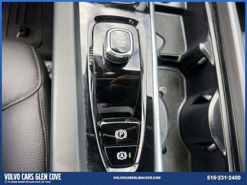 Used 2024 Volvo XC60 T8 Plus w/ Protection Package Premier image 31
