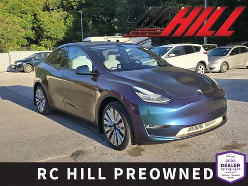 Used 2022 Tesla Model Y Long Range AWD/4WD image 1