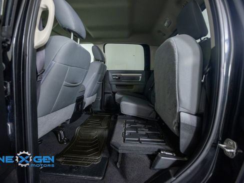 Used 2018 RAM 1500 Big Horn AWD/4WD image 29