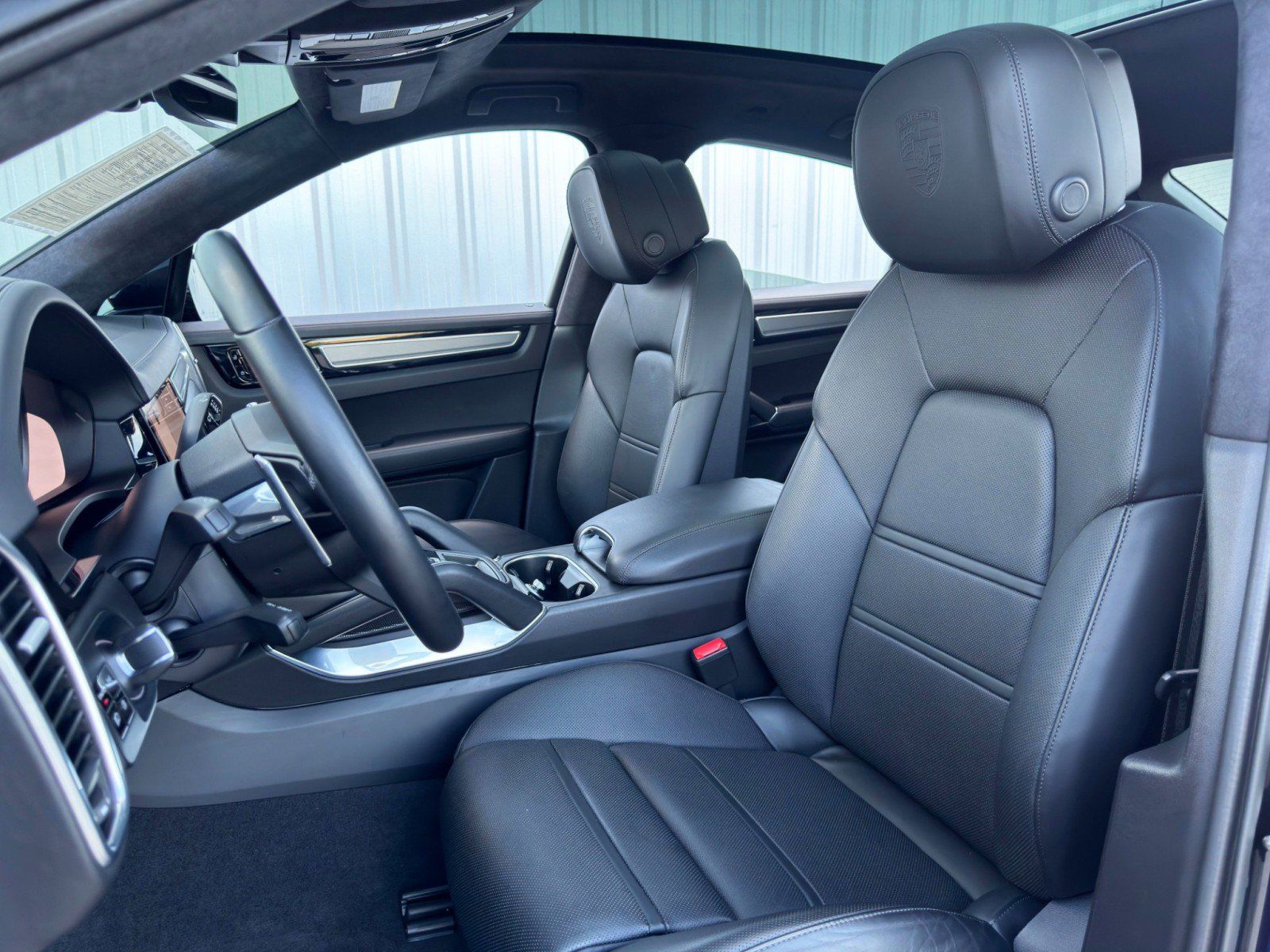 Used 2021 Porsche Cayenne Turbo S AWD/4WD image 41