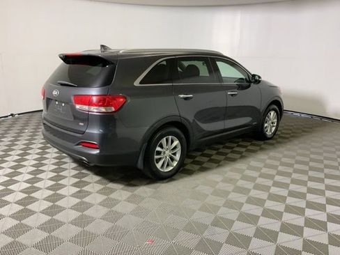 Used 2018 Kia Sorento AWD image 6