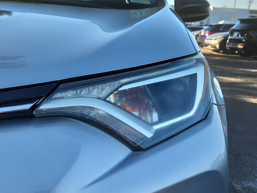 Used 2017 Toyota RAV4 LE w/ All Weather Liner Package AWD/4WD image 8