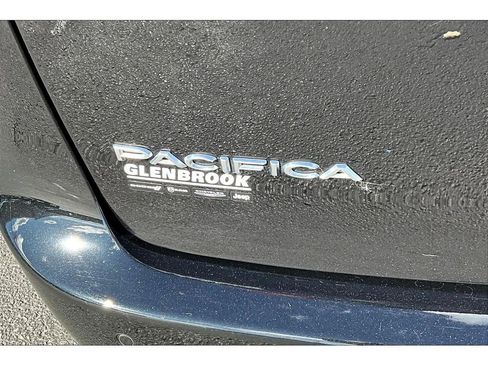 Used 2024 Chrysler Pacifica Pinnacle image 9