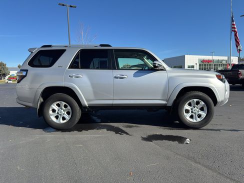 Used 2024 Toyota 4Runner SR5 Premium image 2