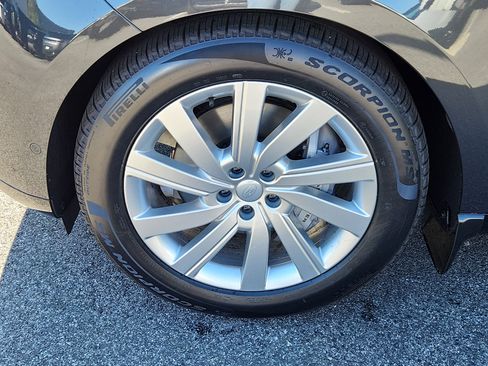 New 2025 Land Rover Range Rover SE image 9