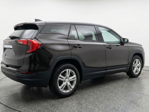 Used 2024 GMC Terrain SLE FWD image 9
