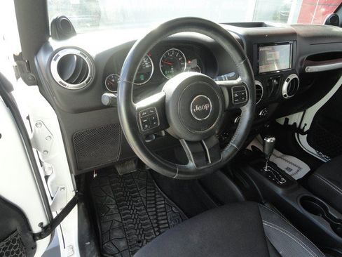 Used 2013 Jeep Wrangler Sahara w/ Dual Top Group AWD/4WD image 7