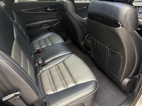 Used 2017 Kia Sorento SX image 24