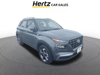 Used 2025 Hyundai Venue SEL video 1