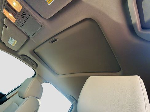 Used 2022 Honda CR-V Touring image 27