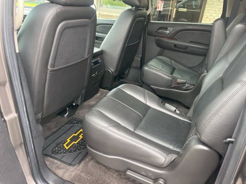 Used 2011 Chevrolet Suburban LT AWD/4WD image 30