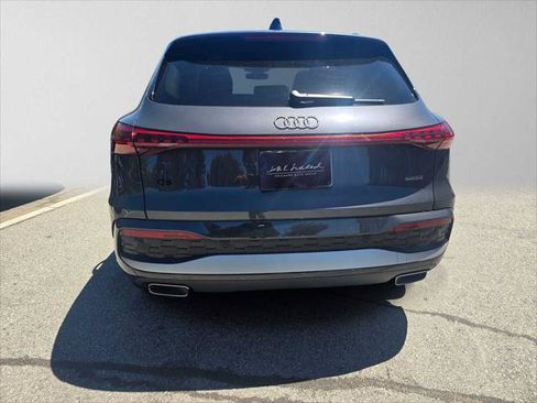 Used 2025 Audi Q5 Premium Plus w/ Premium Plus AWD/4WD image 4