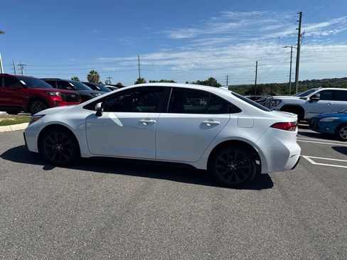 Used 2023 Toyota Corolla SE FWD image 4
