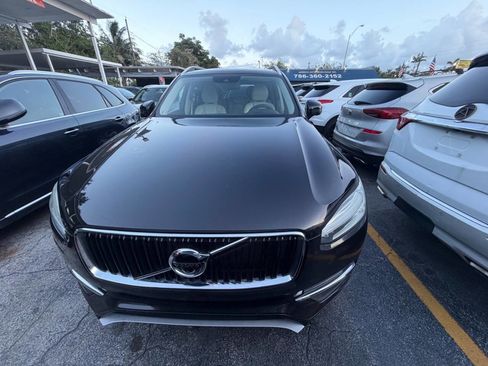 Used 2017 Volvo XC90 T6 Momentum w/ Vision Package AWD/4WD image 7