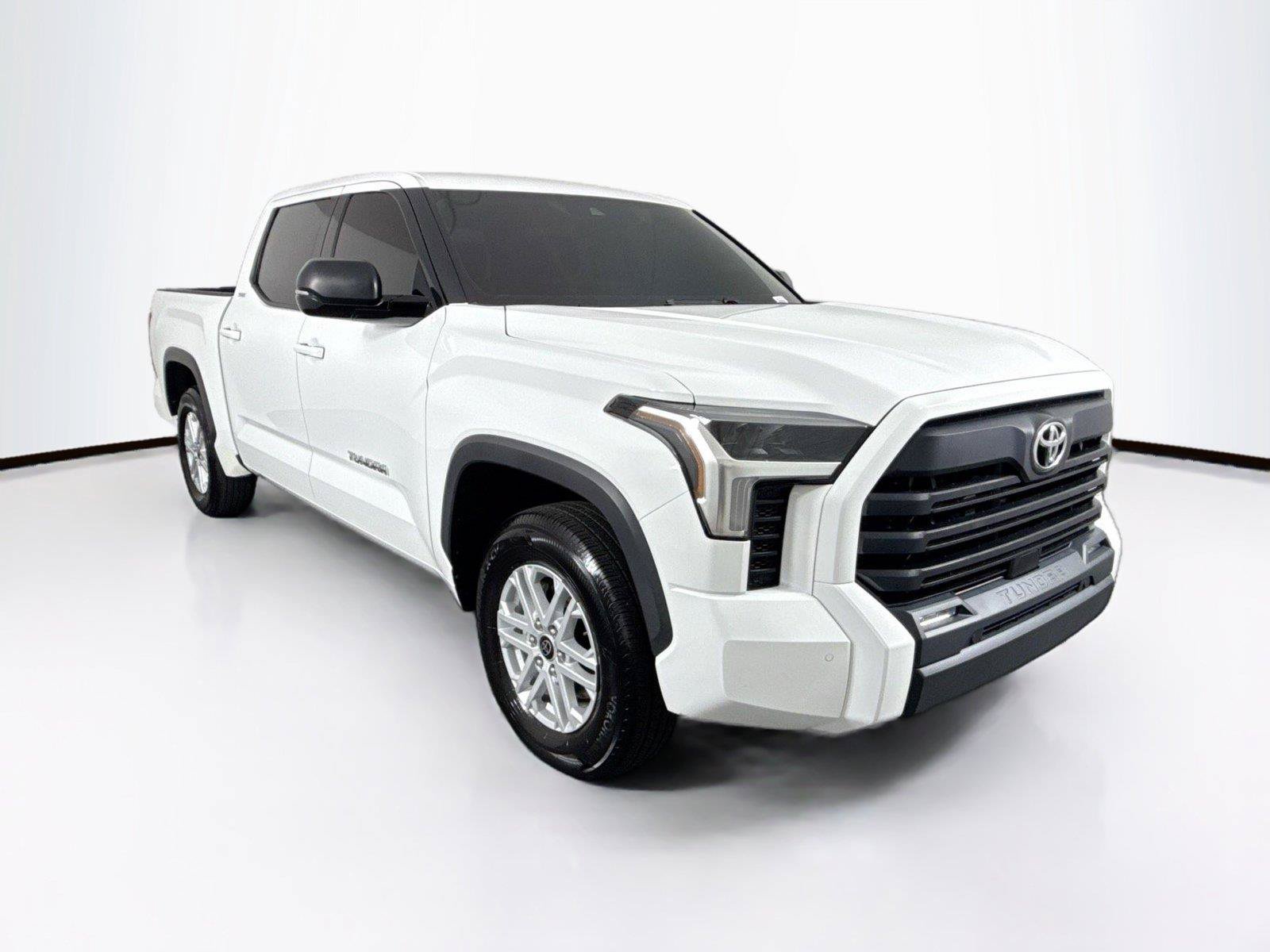 Used 2023 Toyota Tundra SR5 w/ SR5 Premium Package RWD image 4