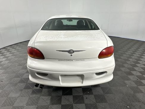 Used 2002 Chrysler Concorde Limited FWD image 7