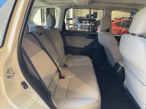 Used 2014 Subaru Forester 2.5i Premium w/ All-Weather Package AWD/4WD image 22