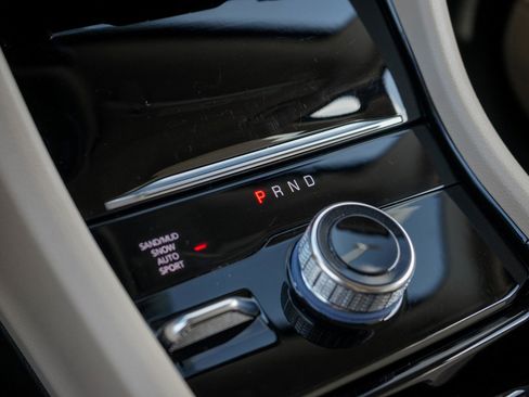 Used 2022 Jeep Grand Cherokee L Limited w/ Luxury Tech Group II image 19