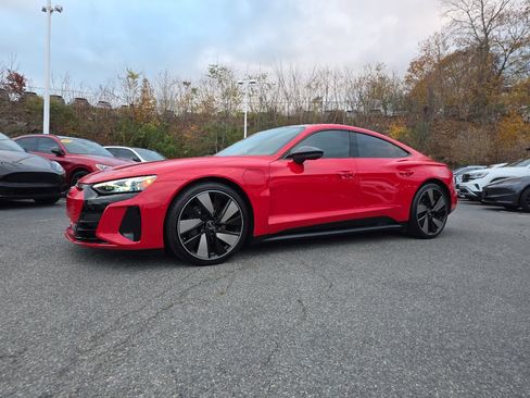 Used 2023 Audi e-tron GT Prestige w/ Prestige Package image 4