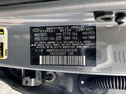 Used 2025 Hyundai Venue Limited FWD image 35