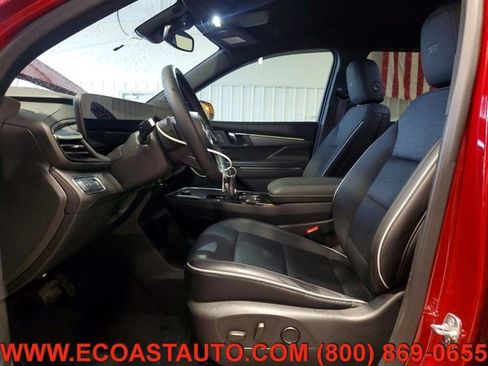 Used 2025 Buick Enclave Sport Touring w/ Power Package image 7