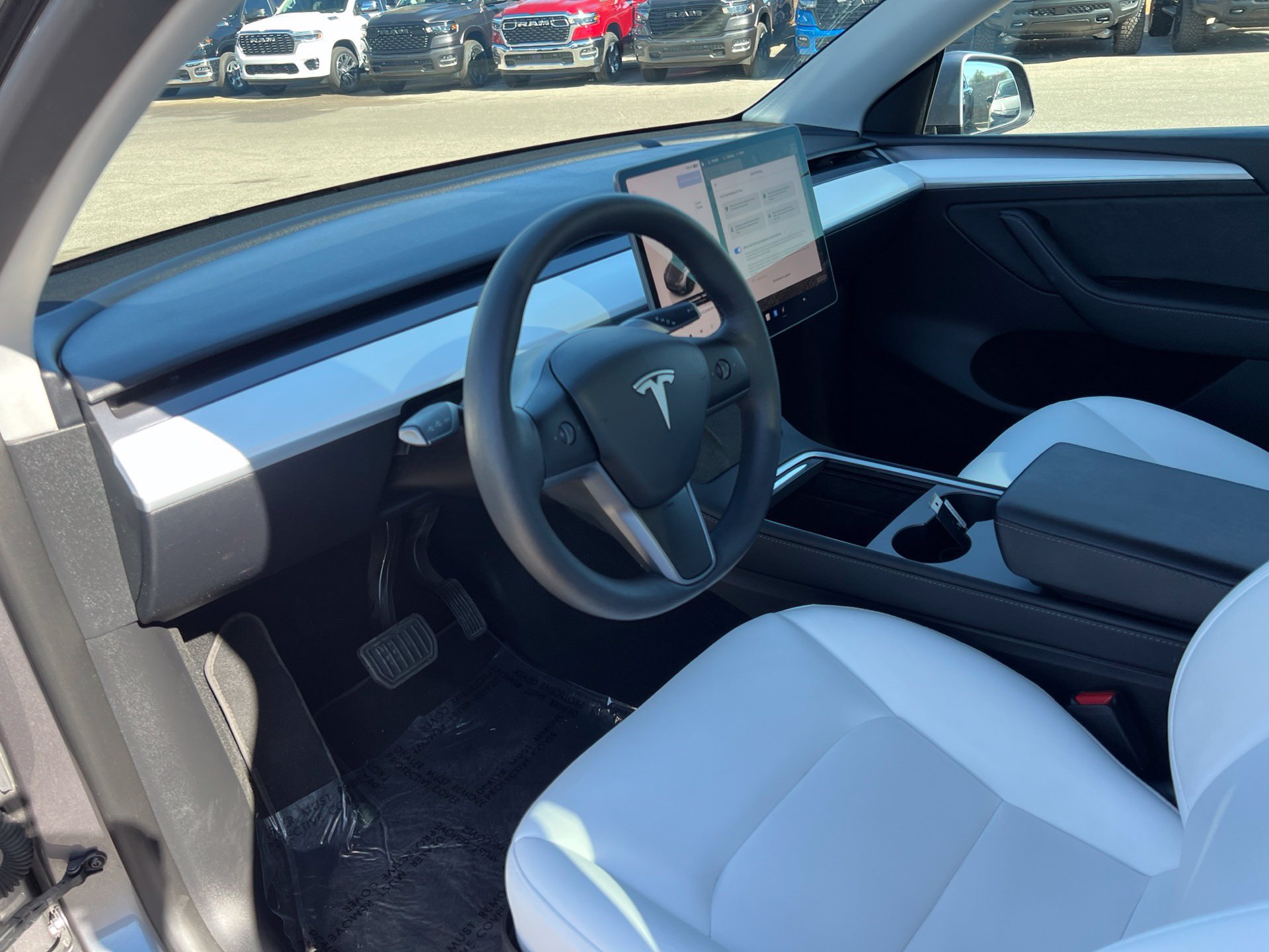 Used 2024 Tesla Model Y Long Range AWD/4WD image 29