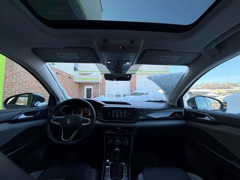 Used 2022 Volkswagen Taos SEL w/ Panoramic Sunroof Package image 23
