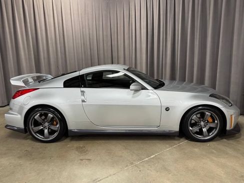 Used 2007 Nissan 350Z NISMO RWD image 4
