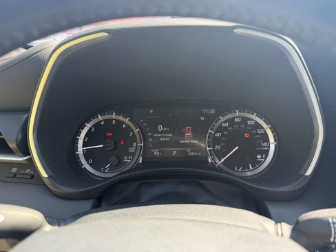 Used 2023 Toyota Highlander XSE AWD/4WD image 9