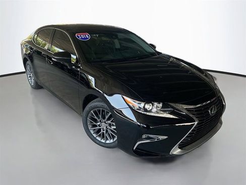 Used 2018 Lexus ES 350 w/ Navigation System Package image 2