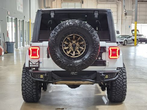 Used 2021 Jeep Wrangler Unlimited Sahara AWD/4WD image 10