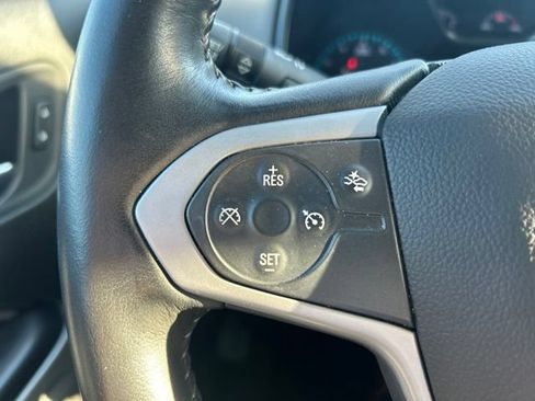 Used 2015 Chevrolet Colorado LT w/ Luxury Package RWD image 16