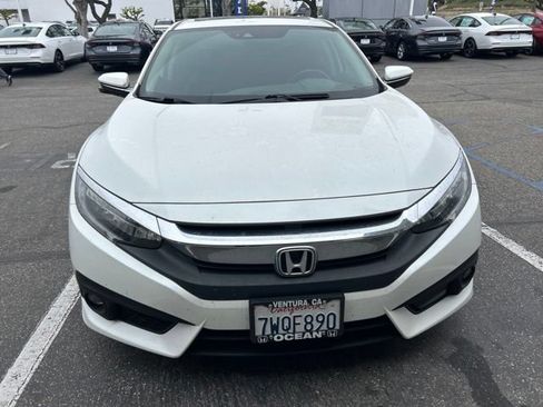 Used 2017 Honda Civic Touring image 2