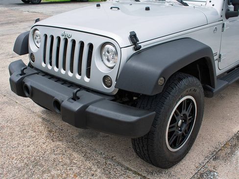 Used 2012 Jeep Wrangler Sport AWD/4WD image 37