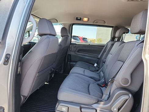Used 2023 Honda Odyssey EX image 10