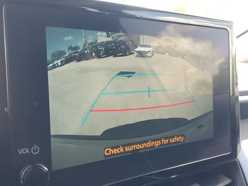 Certified 2024 Toyota Corolla Cross LE w/ Moonroof Package FWD image 29