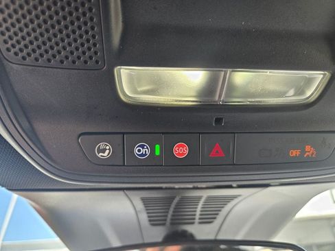Used 2025 Chevrolet Blazer EV LT AWD/4WD image 29