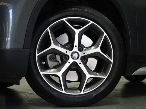 Used 2019 BMW X1 sDrive28i image 3