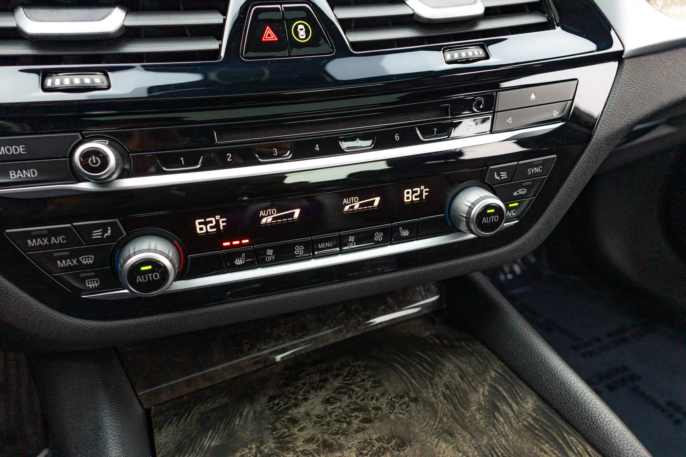 Used 2019 BMW 540i w/ Premium Package RWD image 27